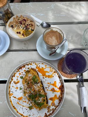 Red pepper hummus Brot  at Seed Cafe in Colombo