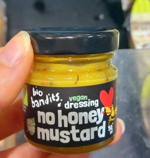 no honey dressing (nie vorher gesehen) at denn's Biomarkt - Ernst-August-Platz in Hannover