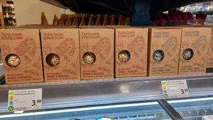 dattelkonfekt at denn's Biomarkt - Ernst-August-Platz in Hannover