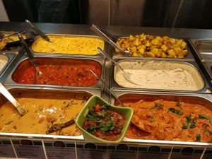 buffet spread at Jagannath na Kurskoj in Moscow