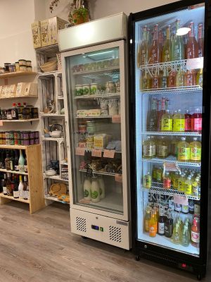 Kombucha, quesos vegetales, lácteos. at Bizi Granel in Barakaldo