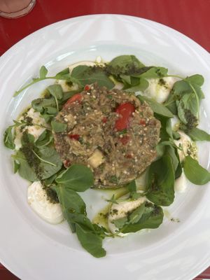 vegan tartar  at Café des Amis in Zurich