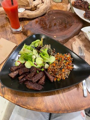 Red wine tempeh, rice with veggies and fresh salat (the rice especially was super tasty) at DaOrganic restaurant in Sofia