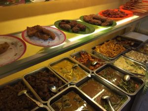 the buffet at Ce Pien Chek in 