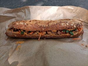 Lintili Tofu at Oliver's Sandwich & Salad Bar in Antwerpen