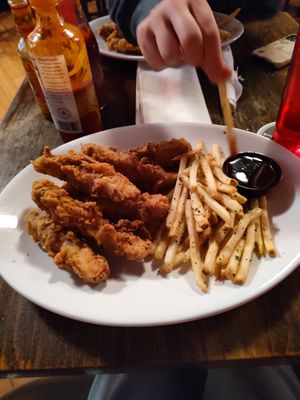 Comfort food to the MAX at Lucky's Taproom and Eatery in Dayton