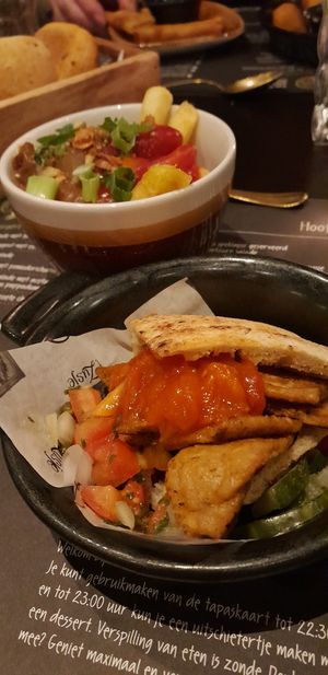 Pita doner and stew at 't Zusje in The Hague