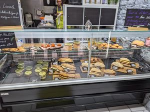 Cookies, desserts, paninis at la Luciole in Lyon