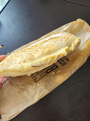 Panini vegan raclette (fauxmage et bacon) at la Luciole in Lyon