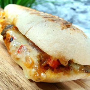 Panini légumes et fromage végan at la Luciole in Lyon