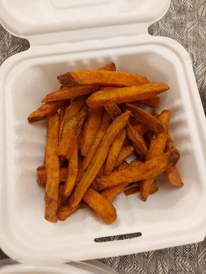 The sweet potato fries for €5.45 at FineFine in Hilden