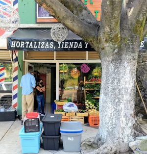 Entrance to the store at Del Huerto in Cuernavaca