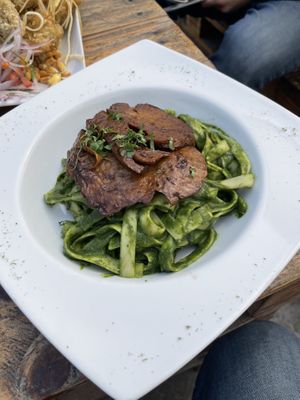 Fideos al pesto con seitán  at Gastronomía Vegana in Lima