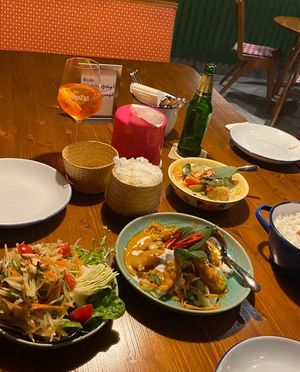 Veganes Som Tam, grünes und rotes Curry at Soi 39 in Mannheim