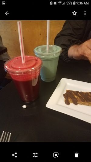 Juices and "buterfinger" at PuraVegan in St Louis