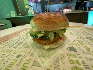 Angry chick burger  at Vedang - green burger | P- Berg in Berlin