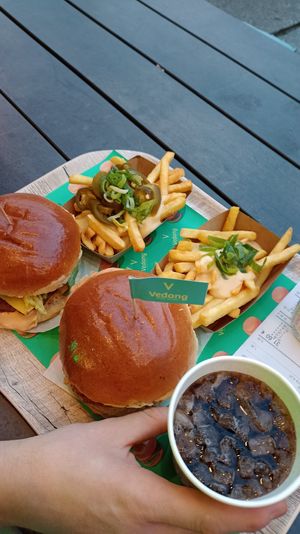  at Vedang - green burger | P- Berg in Berlin