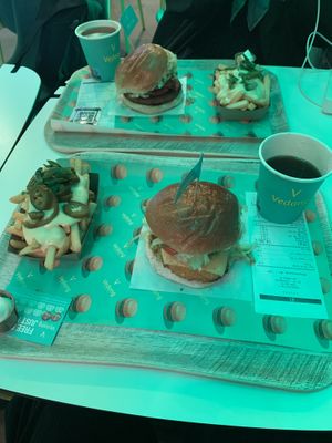 Angry chick burger and cheesy chili fries  at Vedang - green burger | P- Berg in Berlin