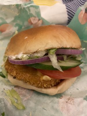 Crispy Chick Burger  at Vedang - green burger | P- Berg in Berlin