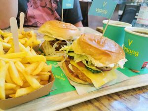  at Vedang - green burger | P- Berg in Berlin