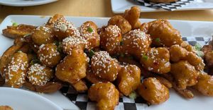 Cauliflower wings, huge and filling portion at No Forks Given in Ottawa