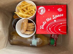 Food container presentation / Presentación de un domicilio at Stankov - Chapinero in Bogota