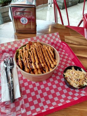 "Burger" Bowl and side of Cole slaw at Stankov - Chapinero in Bogota