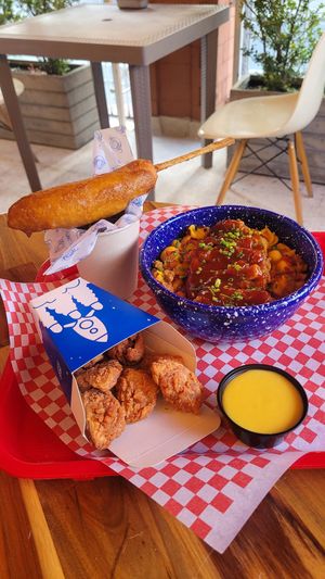 Corndog, Nuggets & Mac&Cheese with "Chicken" at Stankov - Chapinero in Bogota