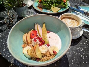 Granola heaven.. wouldn't recommend at Good One Café in Hamburg