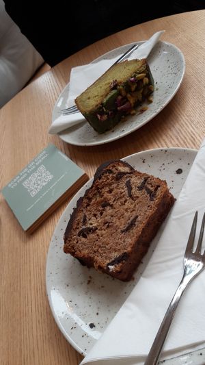 bananabread and pistachio cake at Good One Café in Hamburg