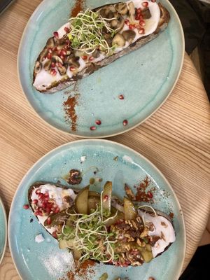 Champagne and truffle oil.
Pear heaven.   at Good One Café in Hamburg