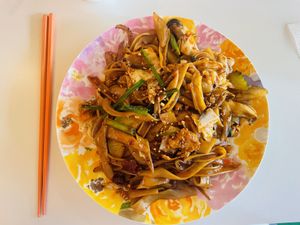 Vegan drunken noodles  at Hi Thai in Seoul