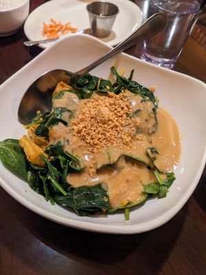 Spinach peanut with tofu, comes with white rice at Thai Lotus in Reno