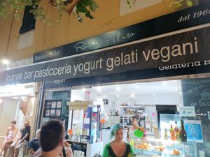 Even if the place isn't completely vegan, I appreciated the vegani word proudly shown everywhere! at Romeo Peluso in Pompei