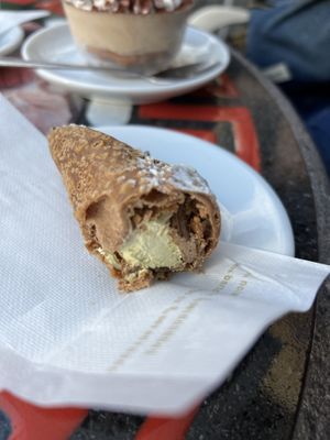 Cannoli pistache  at Romeo Peluso in Pompei