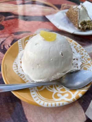 Citron cake   at Romeo Peluso in Pompei