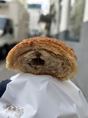 Nuss Nougat Croissant 3,40€

  at Schwarzbrot OG in Vienna