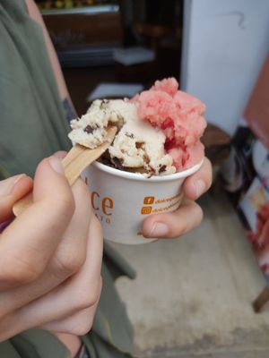 Choco mani and Watermelon at Dolce Gelato in San Marcos La Laguna