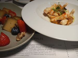 Gambas y queso vegano at Copenhagen in Valencia