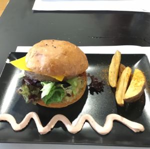vegan burger at Copenhagen in Valencia