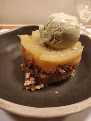 Apple tataki, figue/oat biscuit and pistachio vegan ice cream at Copenhagen in Valencia
