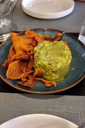 Guacamole with sweet potato crisps at Copenhagen in Valencia