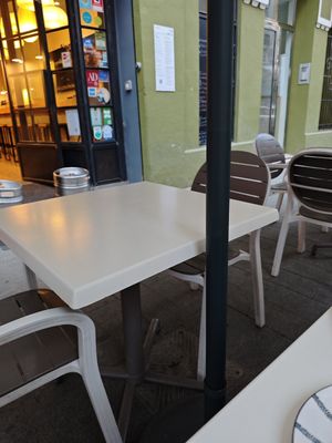 Outdoor seating at Copenhagen in Valencia