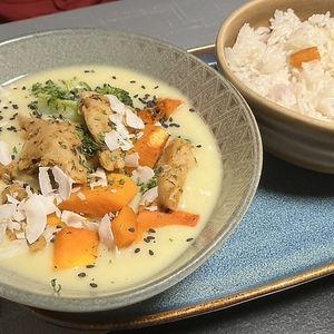 Curry verde con proteína de soja y arroz  at Copenhagen in Valencia
