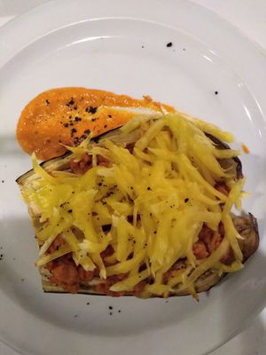 Eggplant relleno with vegan cheese at Copenhagen in Valencia