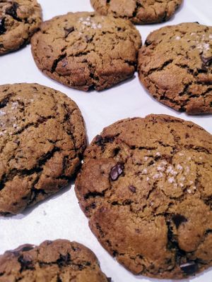 Cookies chocolat noir fleur de sel (vegan) at Paulette in Bordeaux