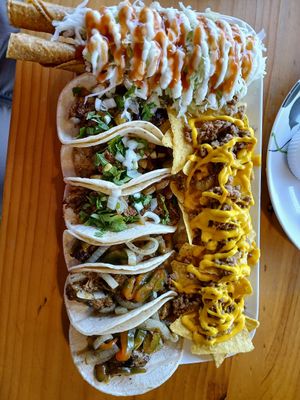 Off menue sample plater at Sokko Happy Food in Heredia