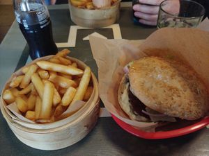 Jasmine burger (gluten-free bun) with fries at Burgr in Tromsoe