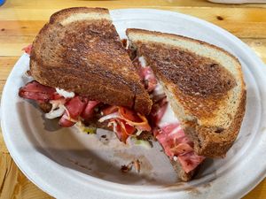  at Gladys  in Edgewater