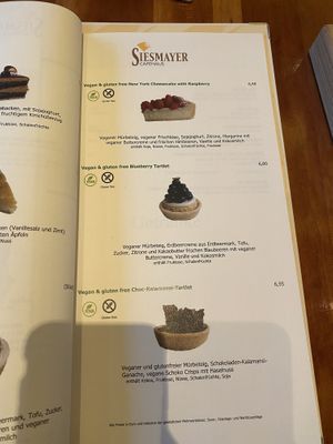 vegan and partly gluten free cake options at Caféhaus Siesmayer in Frankfurt